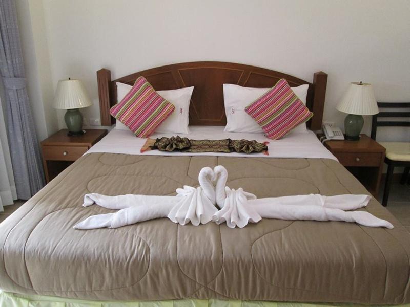 Mt Hotel Patong Phuket Exterior foto